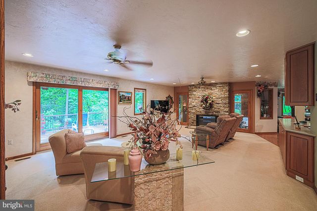 17 MONTVIEU CT, Cockeysville, MD 21030