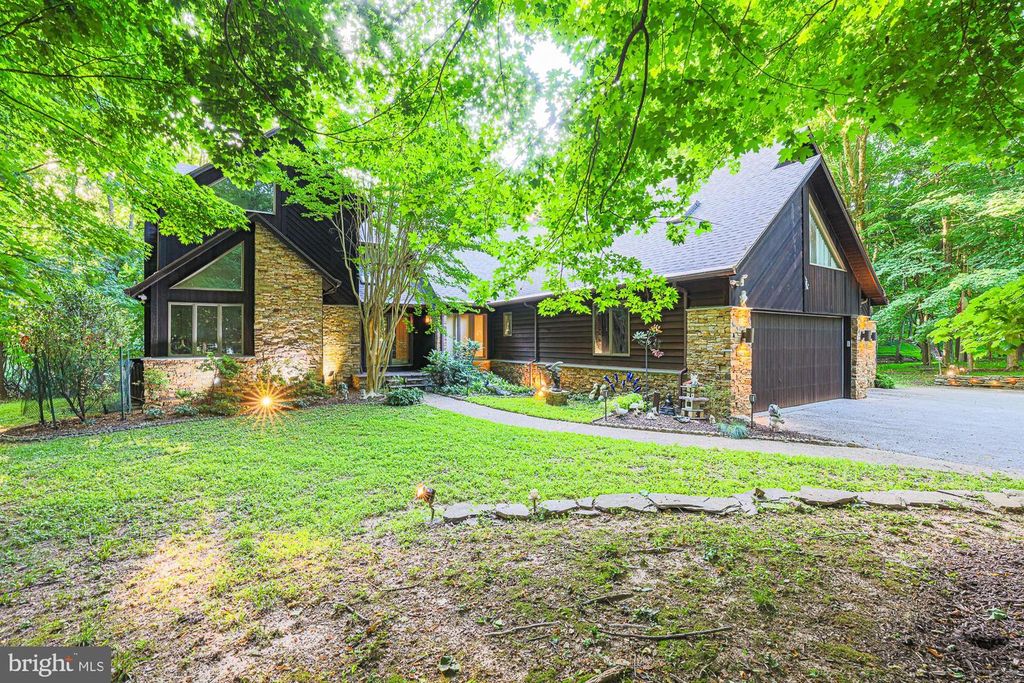 17 MONTVIEU CT, Cockeysville, MD 21030