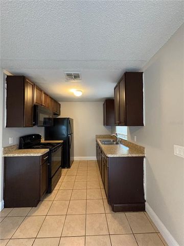 2615 MOHAWK AVENUE B, Sanford, FL 32773