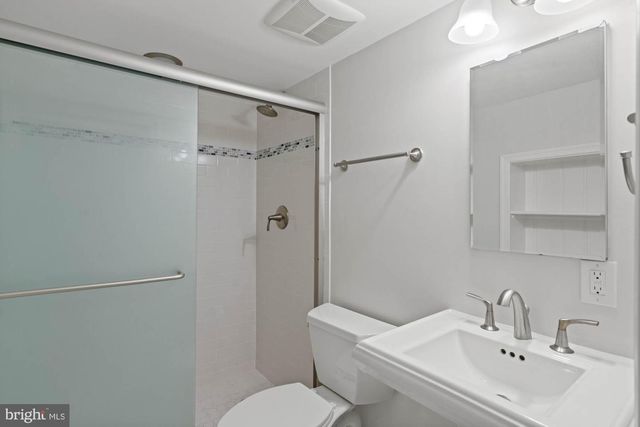 5222 DUVALL DR, Bethesda, MD 20816