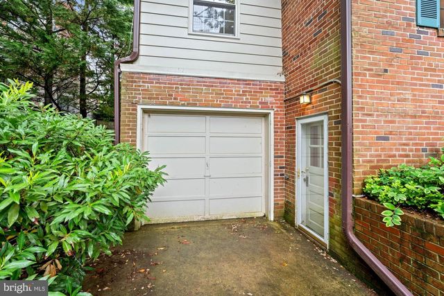 5222 DUVALL DR, Bethesda, MD 20816