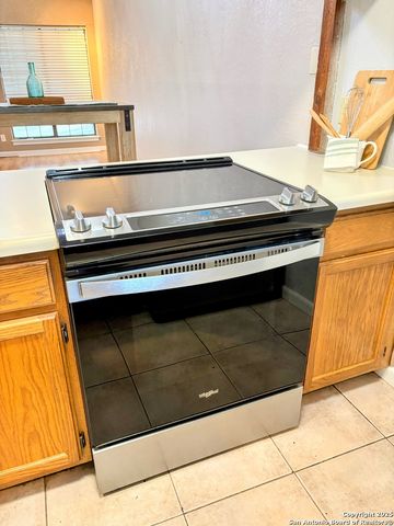 8611 Datapoint Dr Apt 4, San Antonio, TX 78229