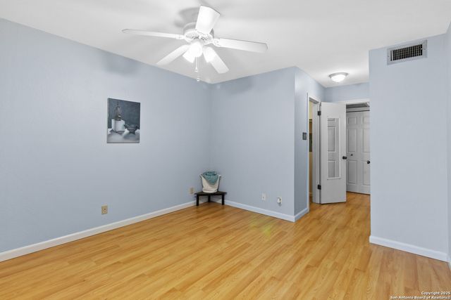 8611 Datapoint Dr Apt 4, San Antonio, TX 78229