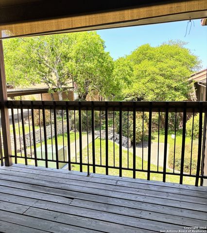 8611 Datapoint Dr Apt 4, San Antonio, TX 78229
