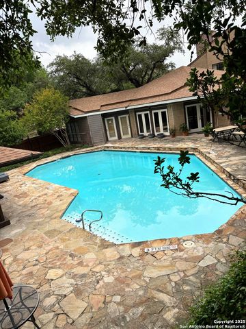 8611 Datapoint Dr Apt 4, San Antonio, TX 78229
