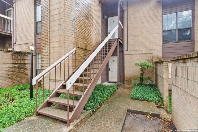 8611 Datapoint Dr Apt 4, San Antonio, TX 78229