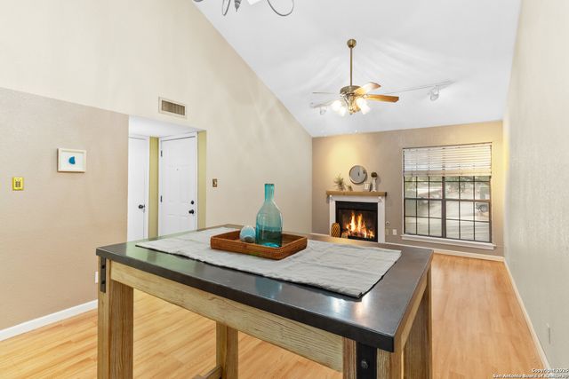 8611 Datapoint Dr Apt 4, San Antonio, TX 78229