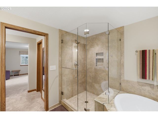 39692 LACOMB Dr, Lebanon, OR 97355