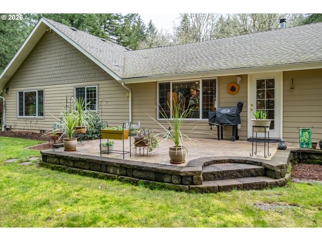 39692 LACOMB Dr, Lebanon, OR 97355
