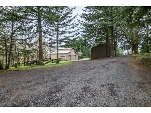 39692 LACOMB Dr, Lebanon, OR 97355