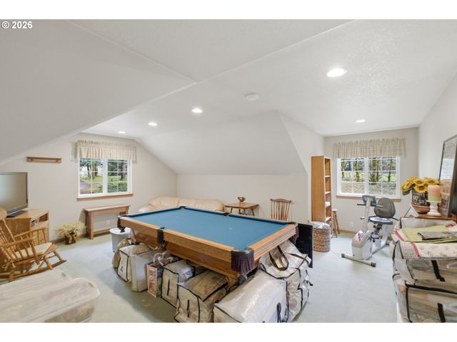 39692 LACOMB Dr, Lebanon, OR 97355