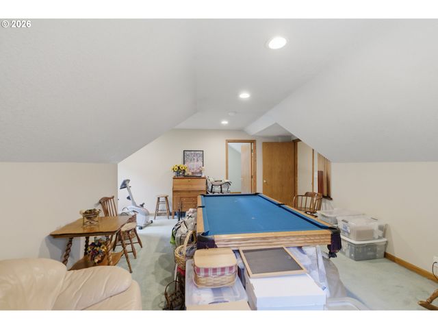 39692 LACOMB Dr, Lebanon, OR 97355