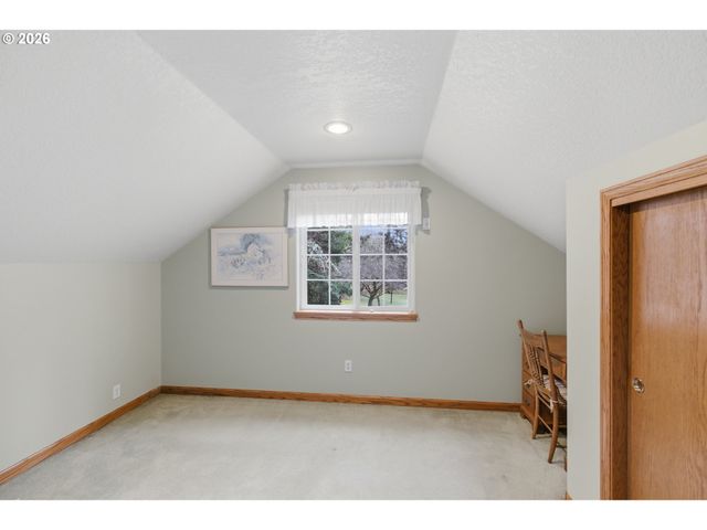 39692 LACOMB Dr, Lebanon, OR 97355