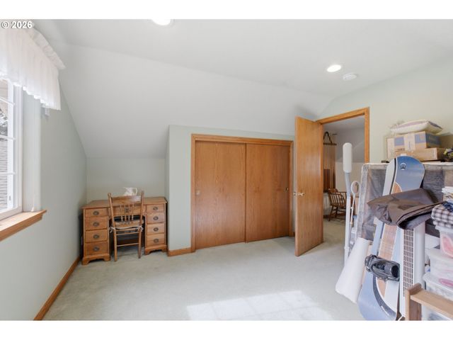 39692 LACOMB Dr, Lebanon, OR 97355