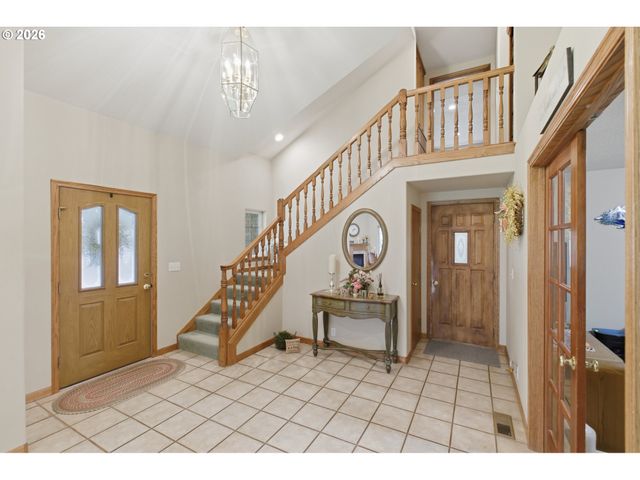 39692 LACOMB Dr, Lebanon, OR 97355