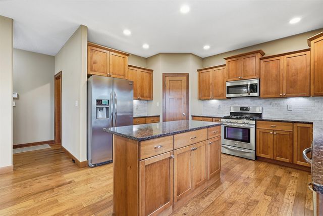 4319 Wynnewood Drive, Cedar Falls, IA 50613