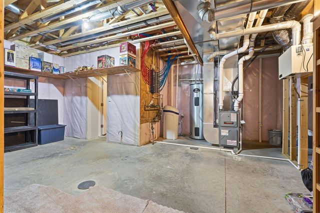 4319 Wynnewood Drive, Cedar Falls, IA 50613