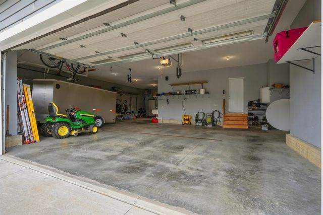 4319 Wynnewood Drive, Cedar Falls, IA 50613