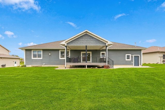 4319 Wynnewood Drive, Cedar Falls, IA 50613