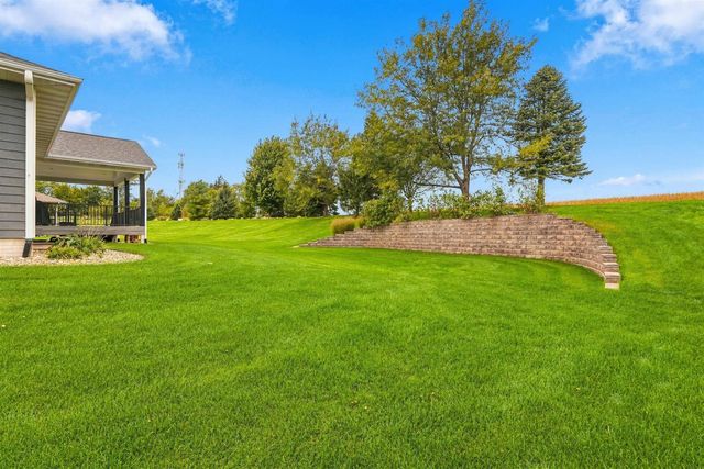 4319 Wynnewood Drive, Cedar Falls, IA 50613