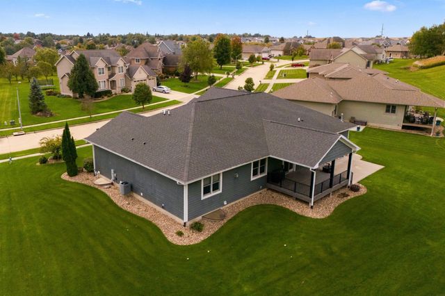 4319 Wynnewood Drive, Cedar Falls, IA 50613