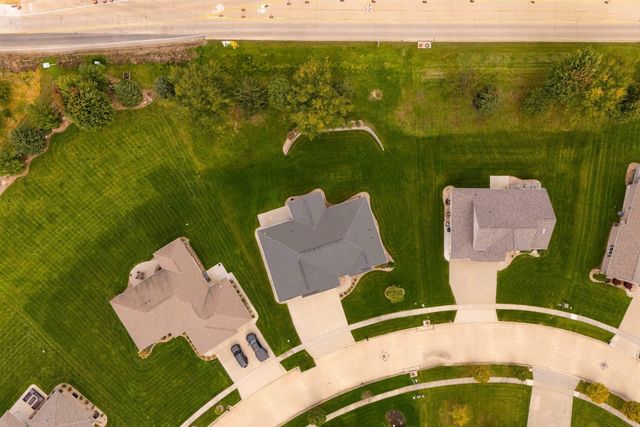 4319 Wynnewood Drive, Cedar Falls, IA 50613