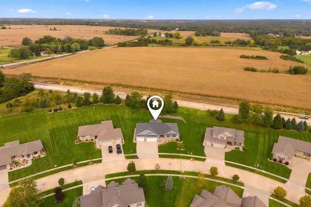 4319 Wynnewood Drive, Cedar Falls, IA 50613