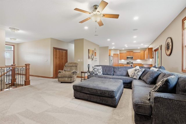 4319 Wynnewood Drive, Cedar Falls, IA 50613