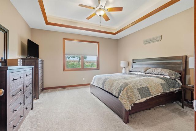4319 Wynnewood Drive, Cedar Falls, IA 50613