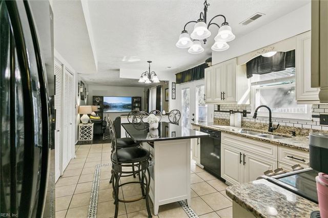 1423 Caldwell DR, Hampton, VA 23666