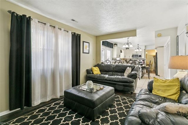 1423 Caldwell DR, Hampton, VA 23666