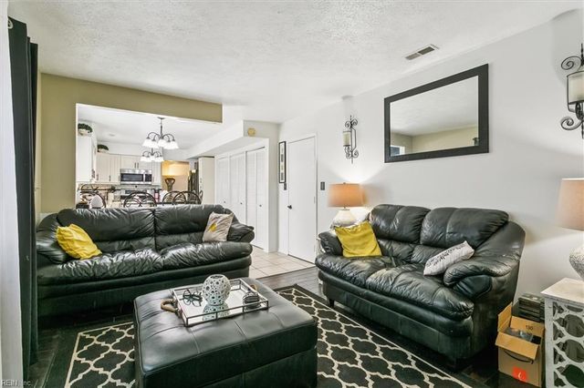 1423 Caldwell DR, Hampton, VA 23666