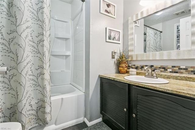 1423 Caldwell DR, Hampton, VA 23666