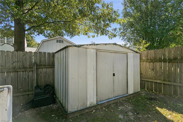 1423 Caldwell DR, Hampton, VA 23666