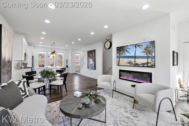 5931 Stella, Troy, MI 48085