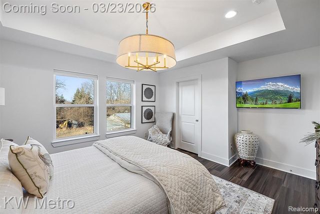 5931 Stella, Troy, MI 48085