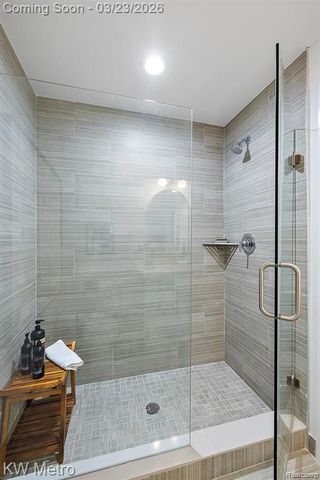 5931 Stella, Troy, MI 48085