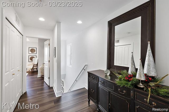 5931 Stella, Troy, MI 48085