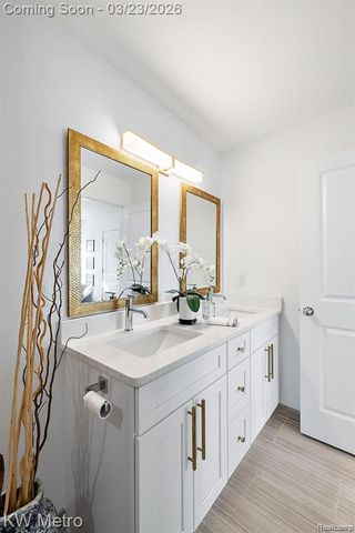 5931 Stella, Troy, MI 48085