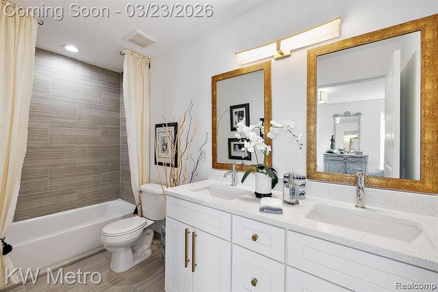 5931 Stella, Troy, MI 48085