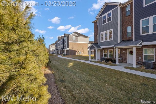 5931 Stella, Troy, MI 48085