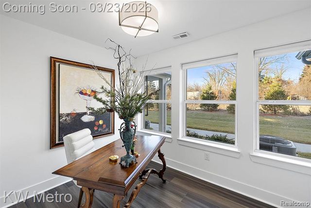 5931 Stella, Troy, MI 48085