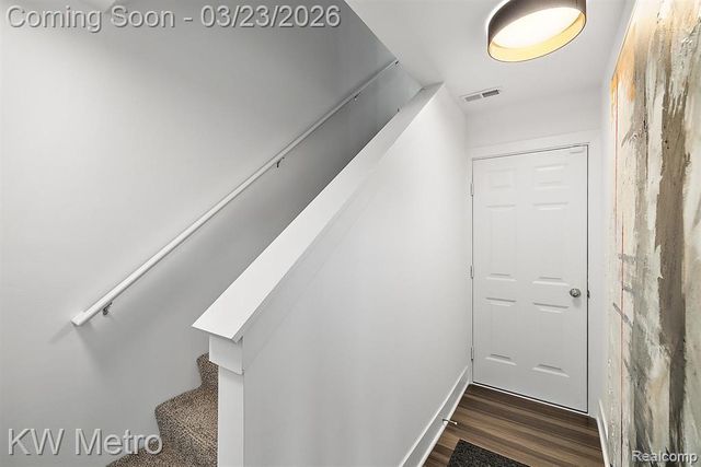 5931 Stella, Troy, MI 48085