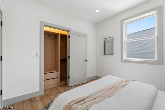 161 Woodlawn Ave 1, Jersey City, NJ 07305