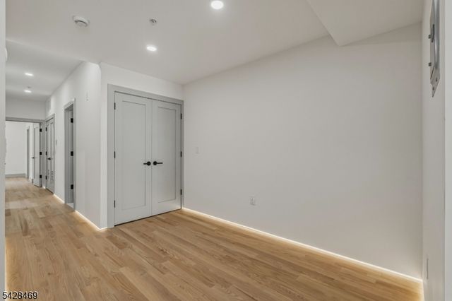 161 Woodlawn Ave 1, Jersey City, NJ 07305