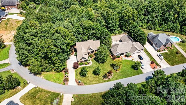 6212 Hayden Drive, Hickory, NC 28601