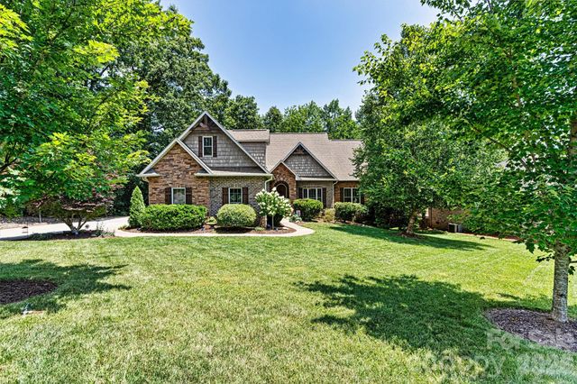 6212 Hayden Drive, Hickory, NC 28601