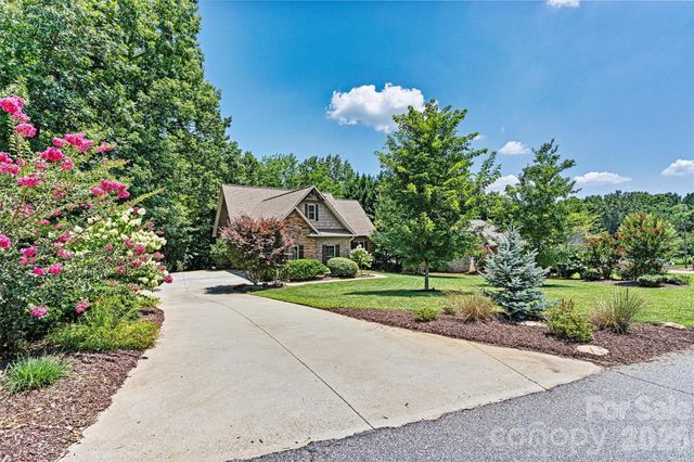 6212 Hayden Drive, Hickory, NC 28601