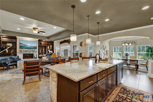 363 Wauford Way, New Braunfels, TX 78132