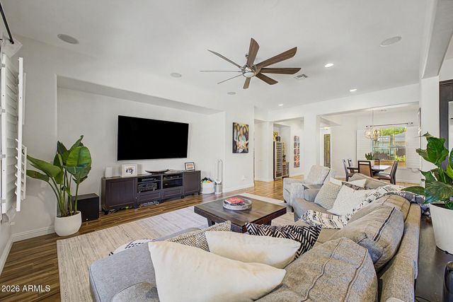 5704 W BENT TREE Drive, Phoenix, AZ 85083